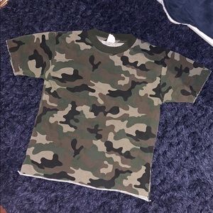 Camo cut off tee